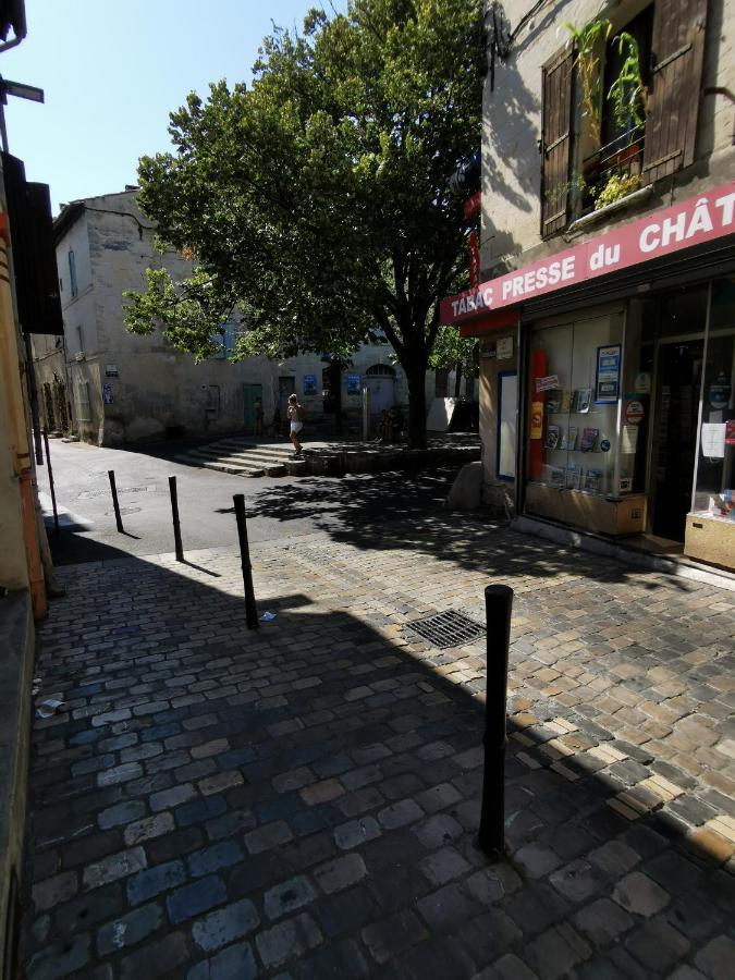 Les Oliviers, Avec Terrasse Lägenhet Beaucaire  Exteriör bild